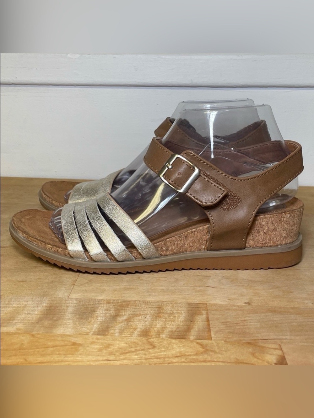 Eurosoft by Sofft Leary Wedge Heel Summer 2 Tone Sandals Women's Size 8